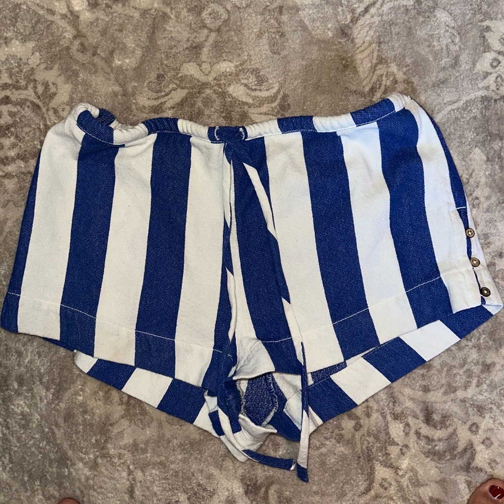FREE PEOPLE STRIPED BLUE SHORTS 🫐